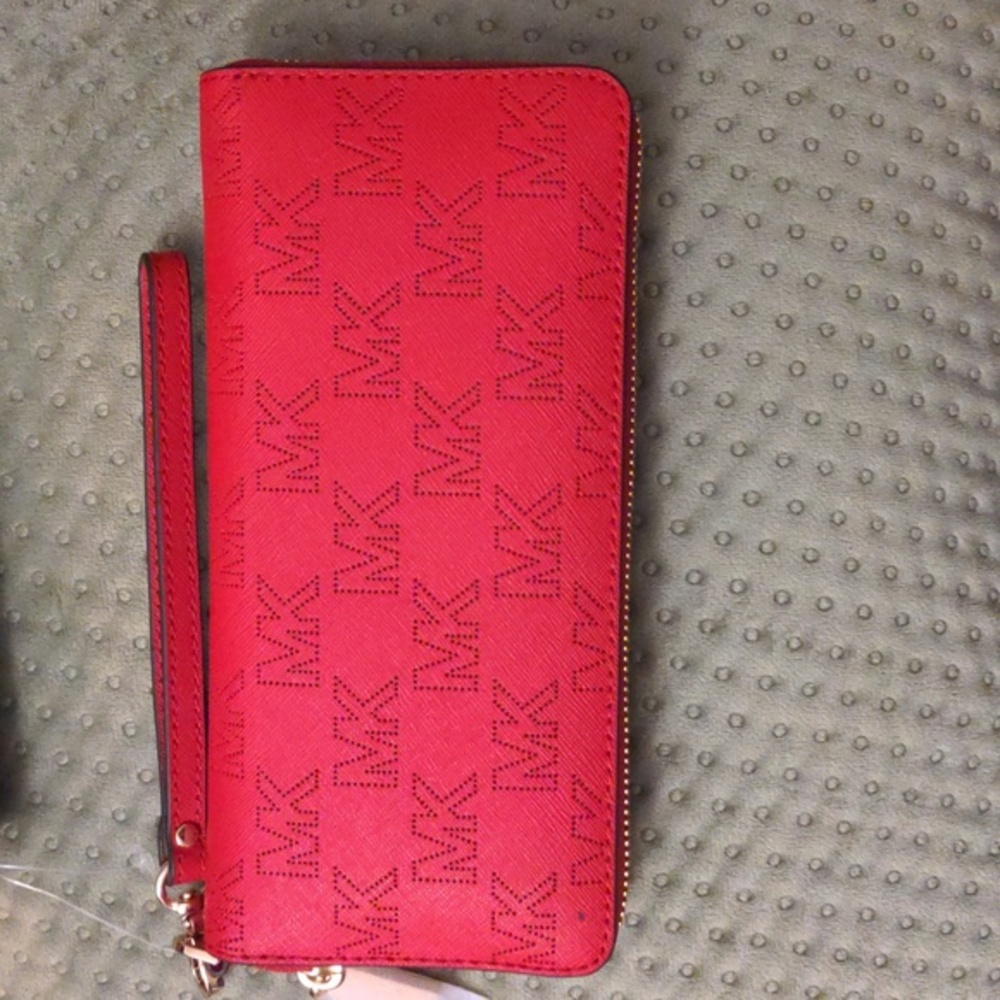 Michael Kors Signature Red Zip Wallet - Picture 2 of 6